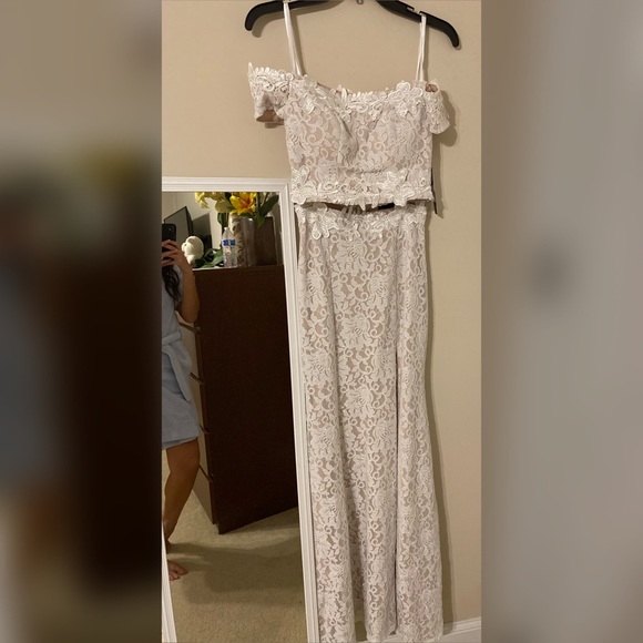 White Lace Two-Piece Set Size 1 Wedding Bride - Picture 3 of 10